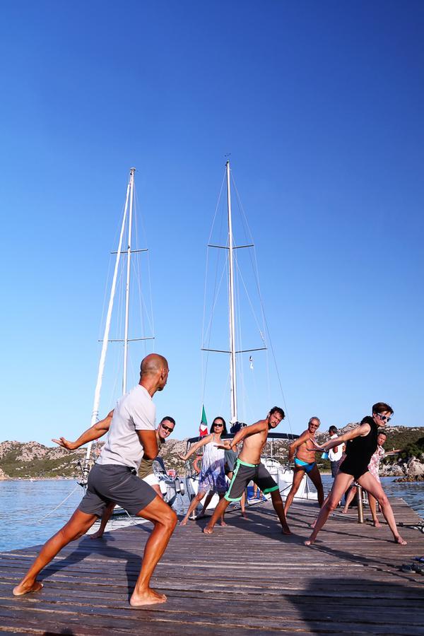 ホテル Touring Club Italiano - La Maddalena ラ・マッダレーナ エクステリア 写真
