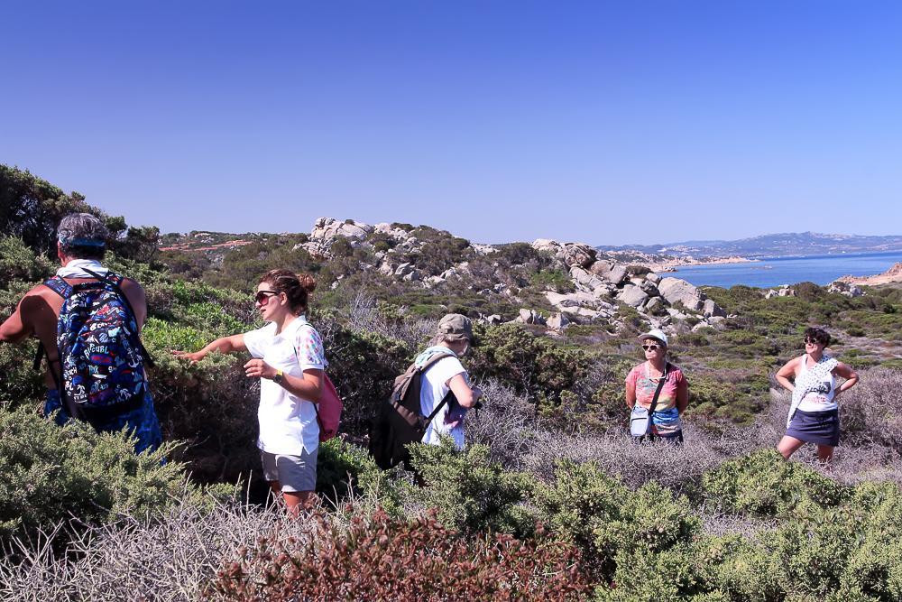 ホテル Touring Club Italiano - La Maddalena エクステリア 写真