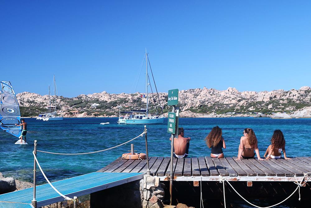 ホテル Touring Club Italiano - La Maddalena ラ・マッダレーナ エクステリア 写真
